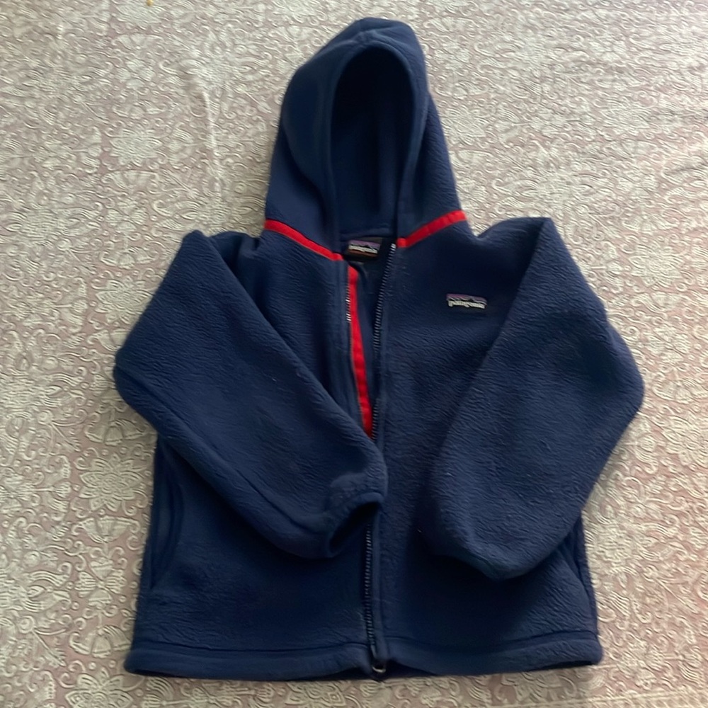 3T navy Patagonia lightweight jacket